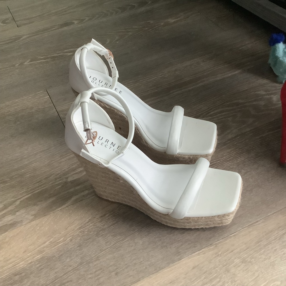 Journee Collection White Espadrille Wedge Sandals 8.5 NEW